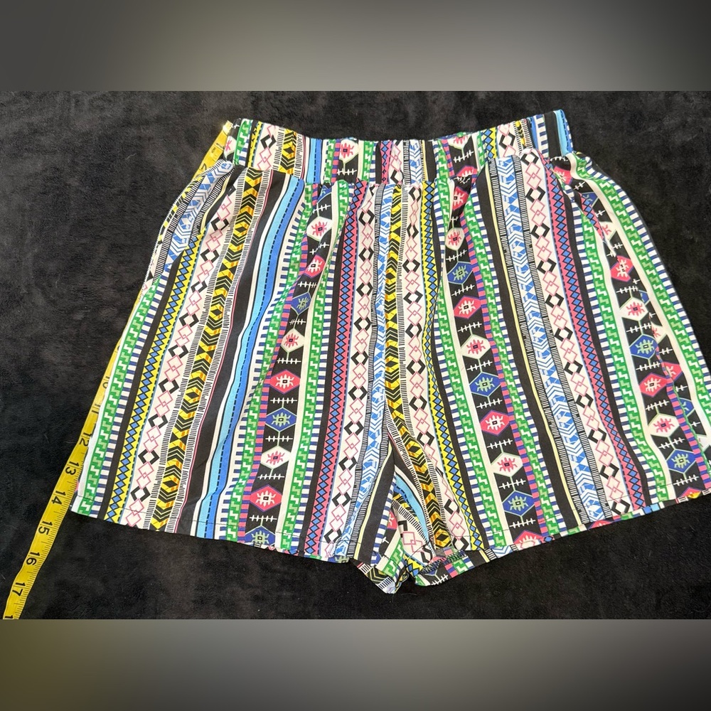 Multicolor Geometric Two-Piece Set - Picture 7 of 7